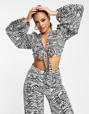 In The Style X Yasmin Devonport Exclusive Tie Front Cropped Shirt In Zebra Print - Part Of A Set-multi