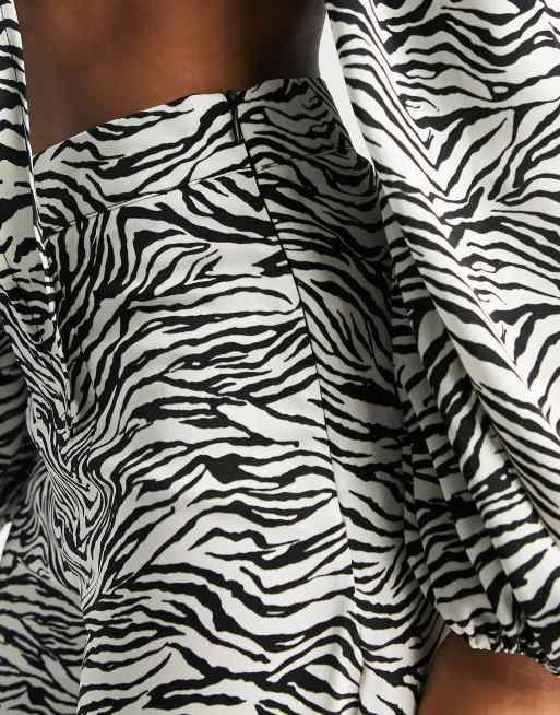 Heartbreak wide leg pants in zebra print