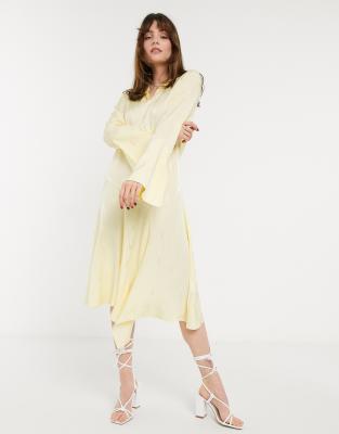 flared sleeves dress