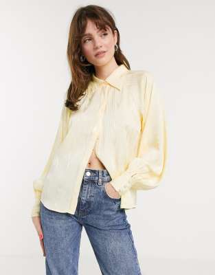 фото In wear camelia volume sleeve shirt in yellow-кремовый