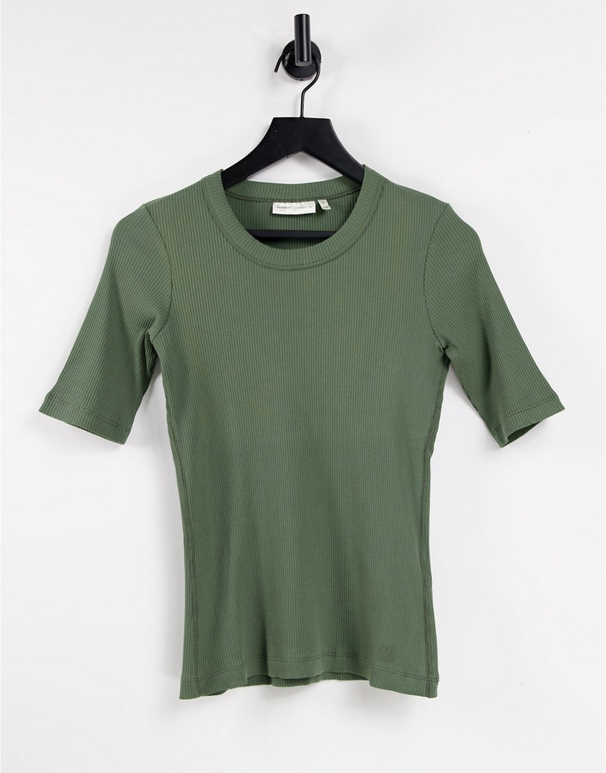In Wear – Dagna – Geripptes T-Shirt aus Baumwolle in Grün