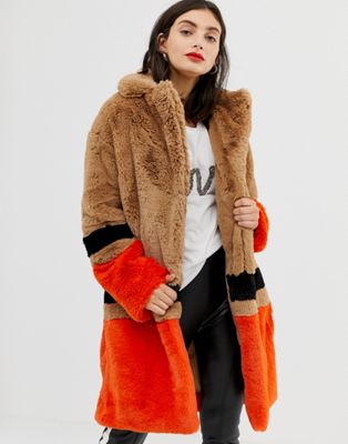 In Wear - Gavi - Frakke med farveblokke i imiteret pels-Brun