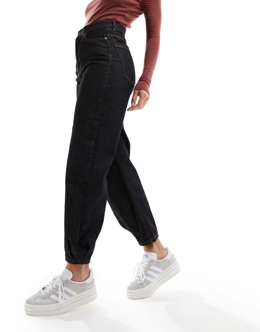 In Wear high waisted mom jean with contrast stitch in grainy black