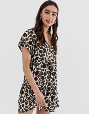 Influence - Aangerimpelde jurk met knopen in giraffeprint-Multi