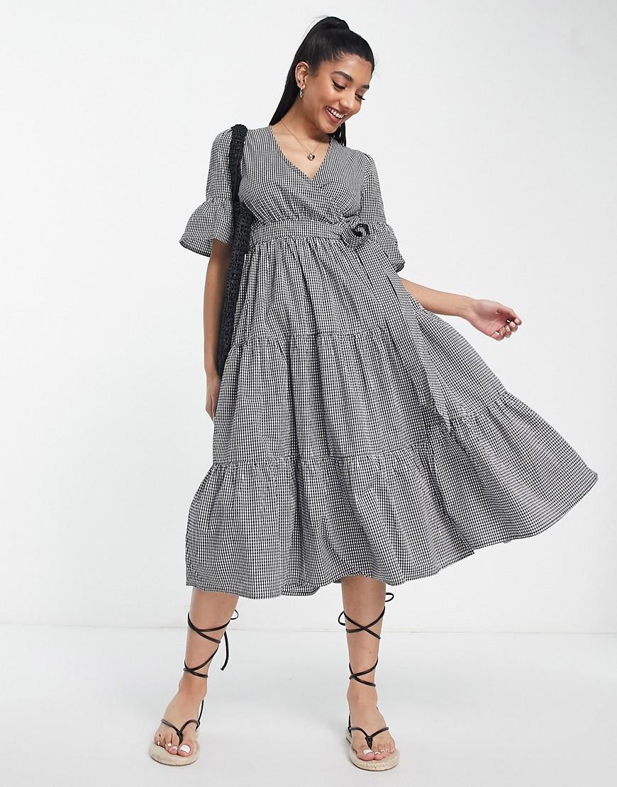 Influence cotton poplin wrap dress in gingham-Black