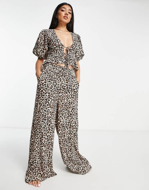 Influence - Ensemble de plage avec crop top et pantalon à imprimé léopard