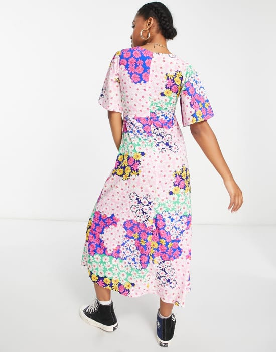 https://images.asos-media.com/products/influence-flutter-sleeve-midi-tea-dress-in-blue-floral-print/203842951-2?$n_550w$&wid=550&fit=constrain
