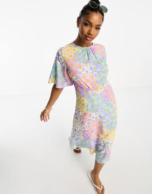 Influence Influence flutter sleeve midi tea dress in pastel floral print-Blue