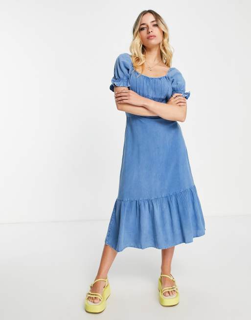 Influence - Gelaagde midi jurk met pofmouwen en vierkante hals in blauw chambray