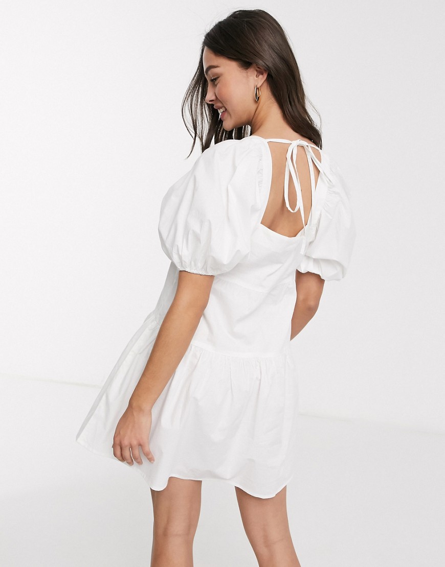 Influence - Gelaagde mini-jurk met pofmouwen en vierkante hals in wit
