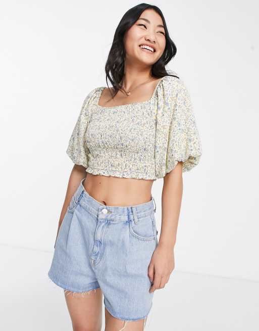 Influence - Gesmokte blouse met engelmouwen en bloemen in multi