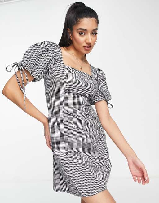 Influence – Gestreiftes Minikleid mit Puffärmeln und Schnürung hinten