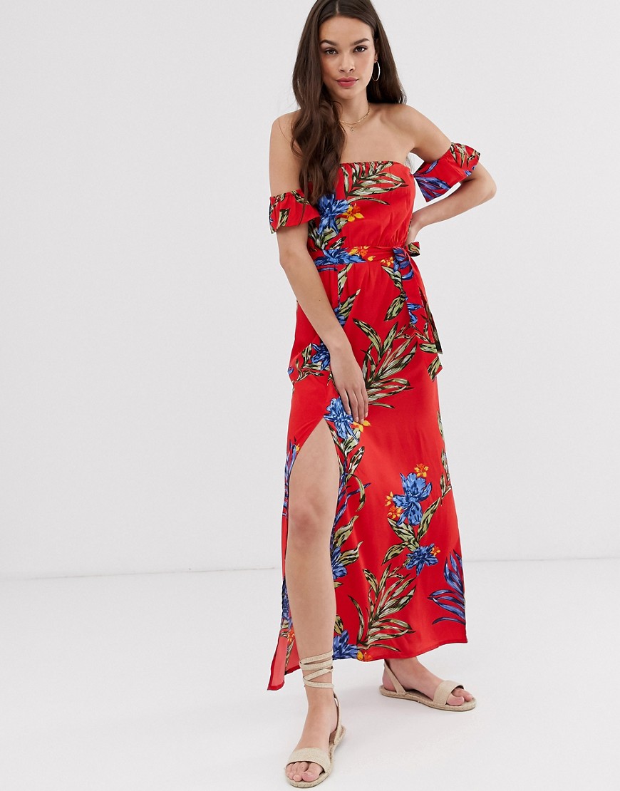 Influence - Lange jurk met blote schouders in felle bloemenprint-Rood