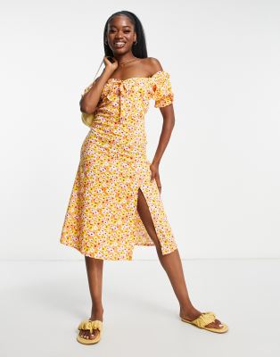 Influence – Midi-Freizeitkleid mit Blumenprint in Orange und Puffärmeln