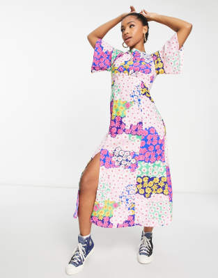 Influence - Midi-Freizeitkleid mit Flatterärmeln und Blumenmuster in Blau