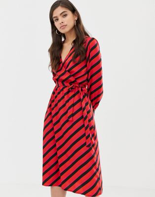 Influence - Midi-jurk met overslag en diagonale strepen-Roze