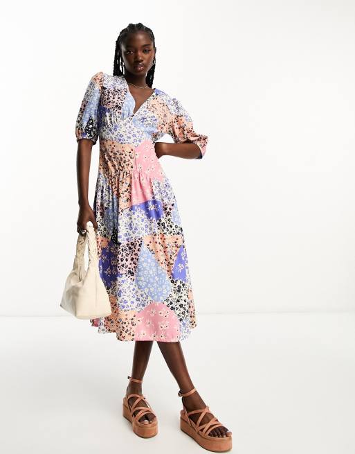 Influence - Multifavet midikjole med V-hals og patchwork-print