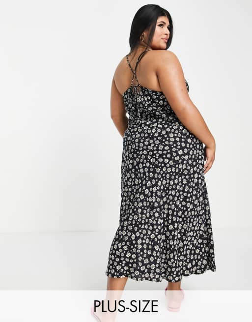 Influence Plus - Robe mi-longue étagée à fleurs avec bretelles fines - Noir