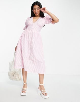 Influence puff sleeve v neck maxi dress in pink gingham