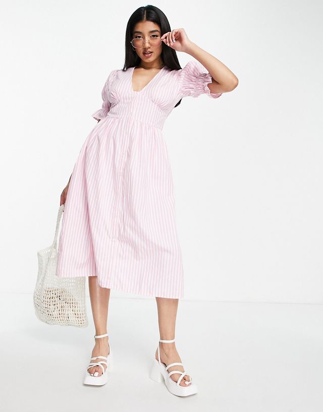 Influence puff sleeve V-neck maxi dress in pink gingham