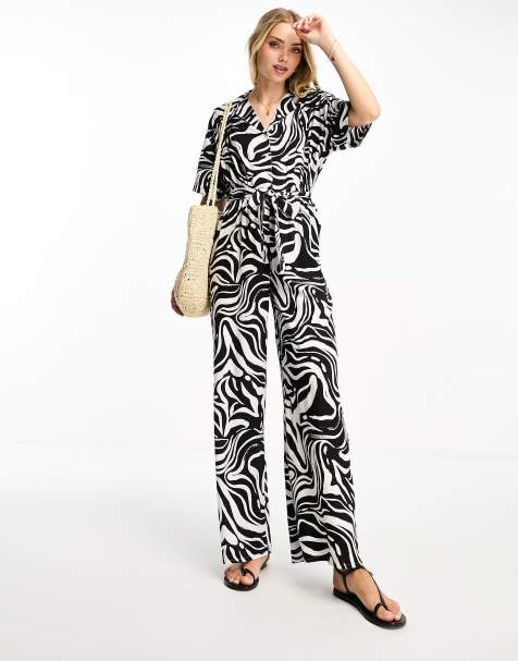 Influence revere collar jumpsuit in monochrome print - view 1
