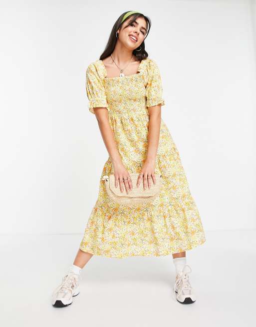 Influence Robe babydoll à volants étagés Jaune fleuri ASOS