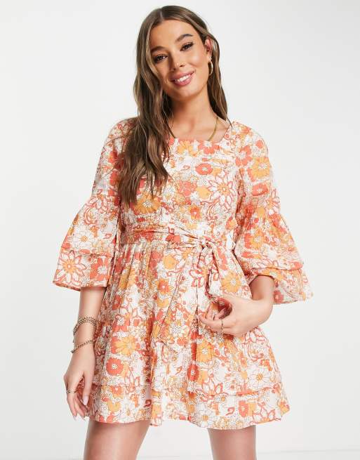 Influence - Robe courte à imprimé fleuri et encolure carrée - Orange