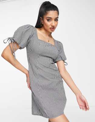 Robe Noire Courte Mapalé - Dos Lacé, Style Asymétrique, Parfaite Pour Une Soirée !