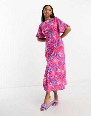 Influence flutter sleeve midi tea dress in red and blue floral print - ASOS Price Checker