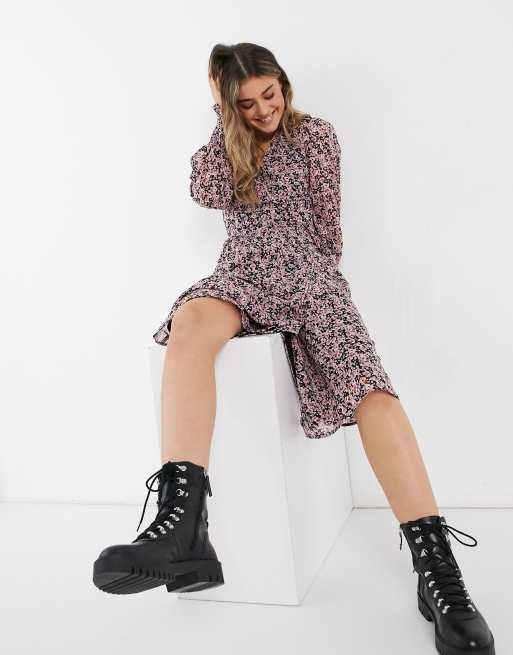 Influence - Robe mi-longue cache-cœur à imprimé petites fleurs