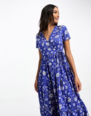 Influence tiered wrap front midi dress in blue floral print - ASOS Price Checker
