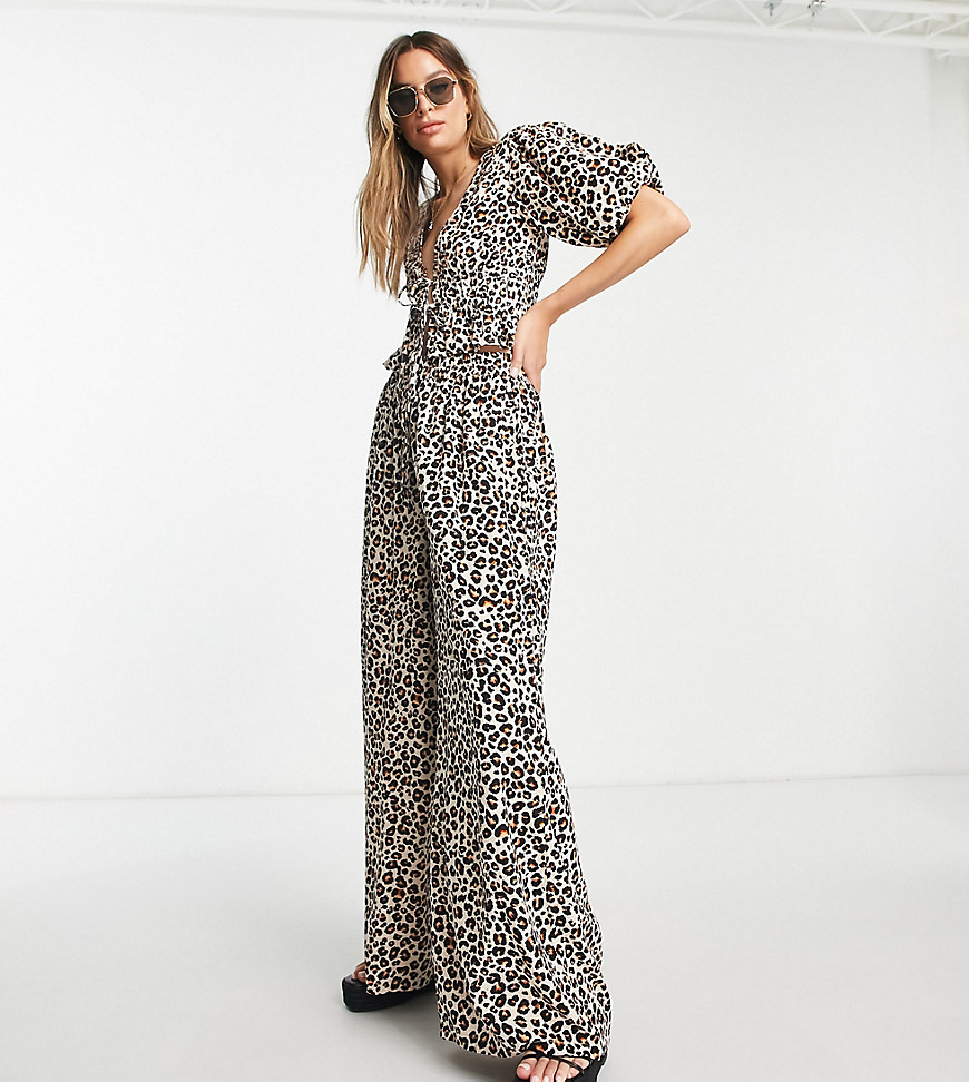 Influence Tall beach crop top and pants in leopard print-Brown