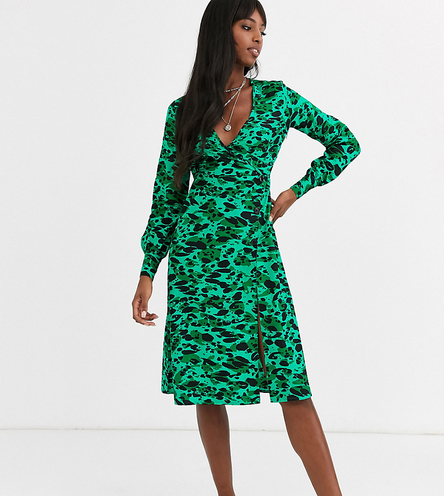Influence Tall - Midi-jurk met knopen in groen met abstracte luipaardprint