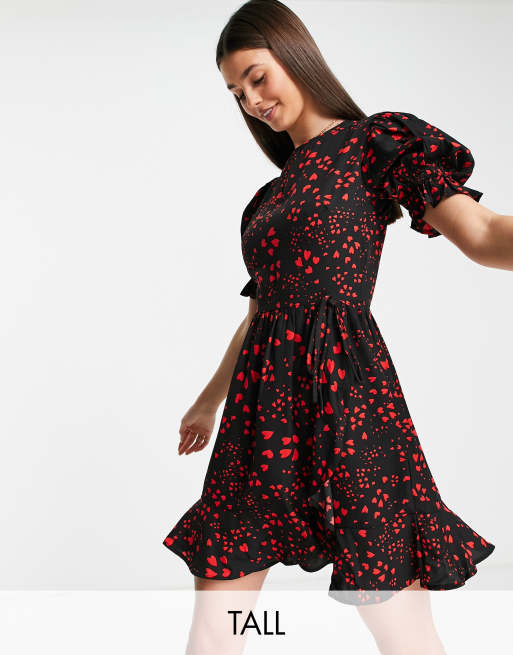 Influence Tall - Mini-jurk met ruches langs de zoom en gestrikte taille in hartjesprint