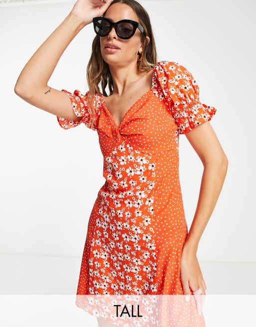  Influence Tall - Robe courte nouée sur le devant à manches bouffantes et imprimé fleuri varié - Rouge