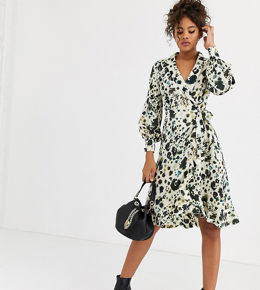 Influence Tall - Satijnen midi-jurk met overslag en abstracte luipaardprint-Multi