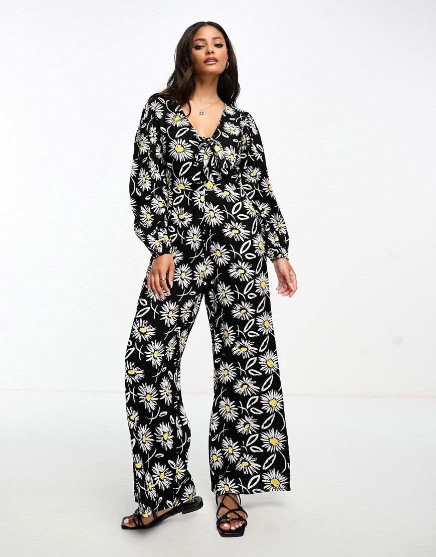 tie front puff sleeve jumpsuit in monochrome daisy print-White