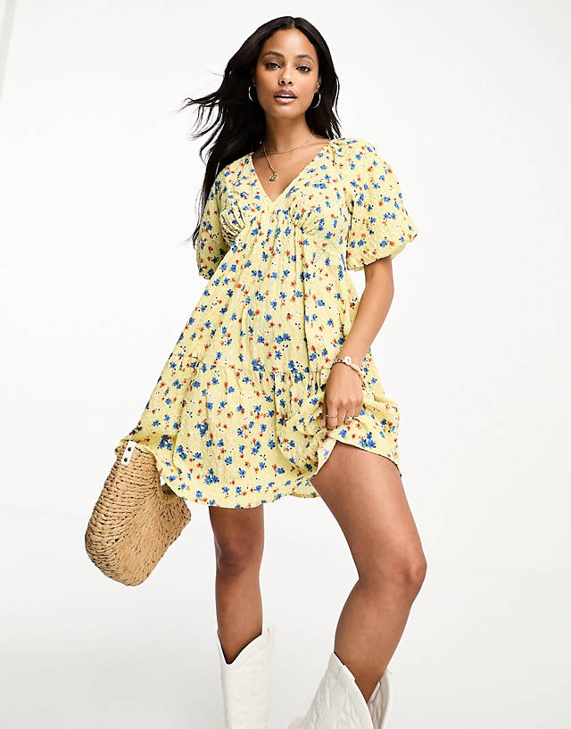 Influence - v neck flutter sleeve textured mini dress in yellow floral print