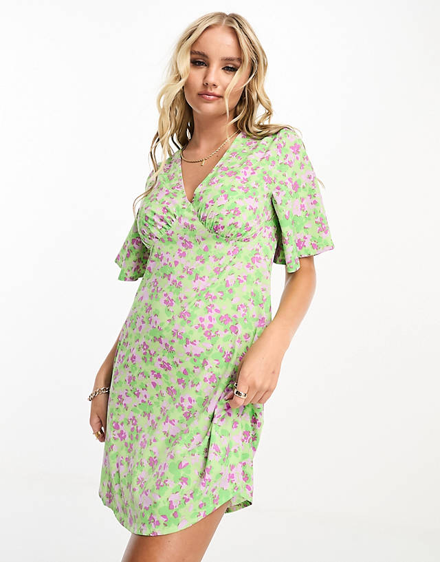 Influence - v neck mini dress in green and lilac floral print