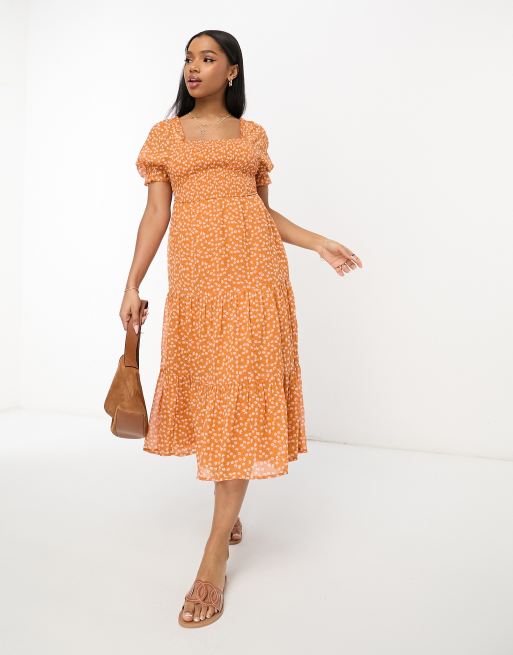 Influence - Vestito midi a balze arancione a fiorellini arricciato sul davanti