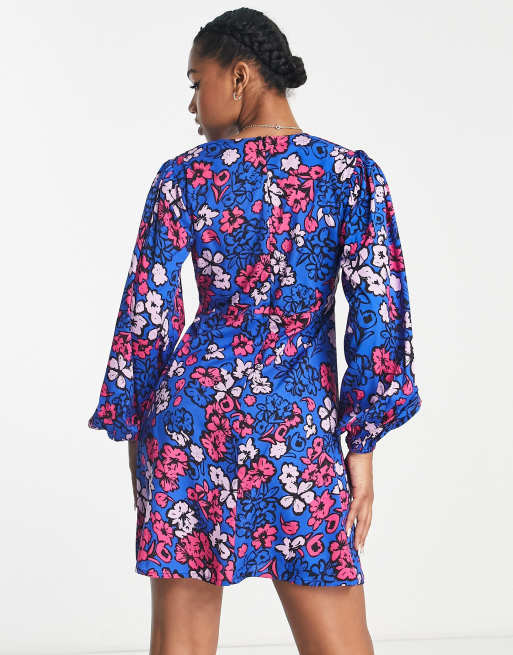 Influence - Vestito skater corto con scollo a V e maniche a campana blu a fiori, 2 di 4