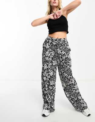 Influence wide leg trousers in monochrome floral print