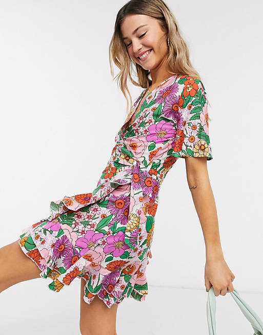 Influence wrap dress in retro floral | ASOS