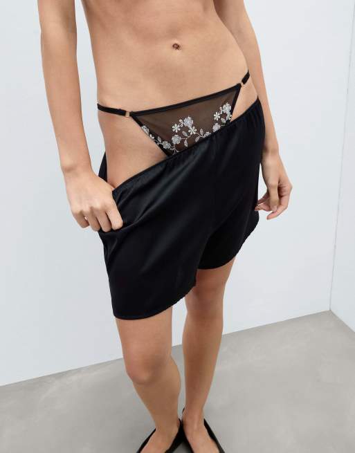 Intimissimi Brighten your day in black, 4 of 5
