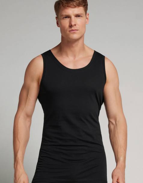 Intimissimi Extrafine vest top in black - view 1