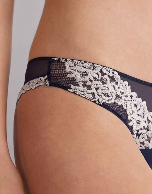 Intimissimi Pretty flowers brazilian briefs in deep blue vanilla, 3 of 4