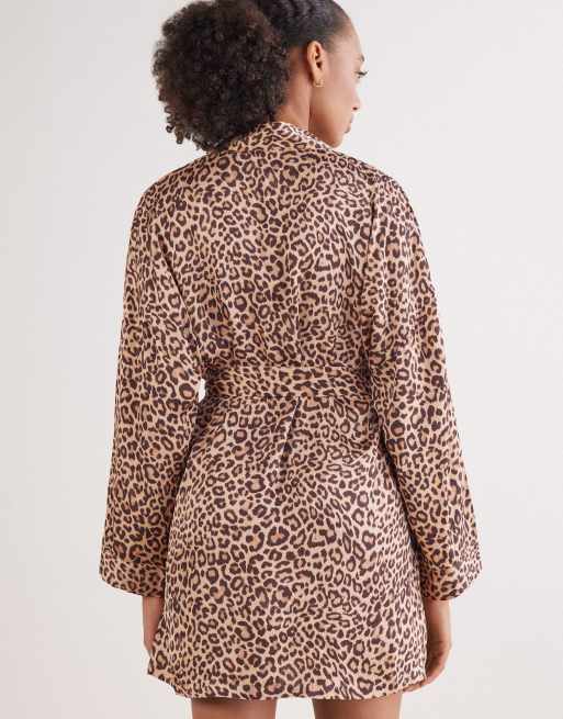 Abito Kimono Corto In Raso Nero Con Stampa Leopardata E Pizzo – Roma Costume