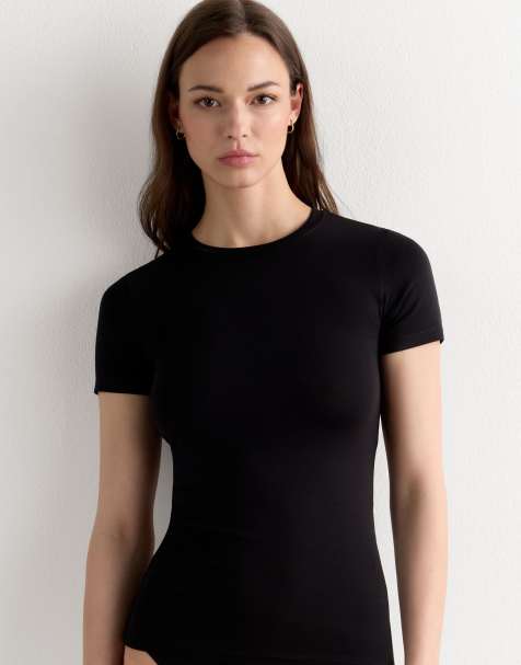 Intimissimi Short-sleeved stretch top in black - view 1