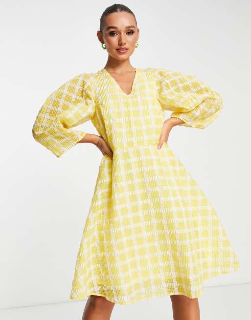 https://images.asos-media.com/products/inwear-malva-gingham-volume-sleeve-dress-in-yellow/202055459-4?$n_640w$&wid=513&fit=constrain