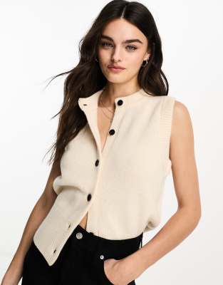 InWear - Pethra - Ärmelloses Trägertop aus Strick in Creme mit Knopfleiste-Weiß